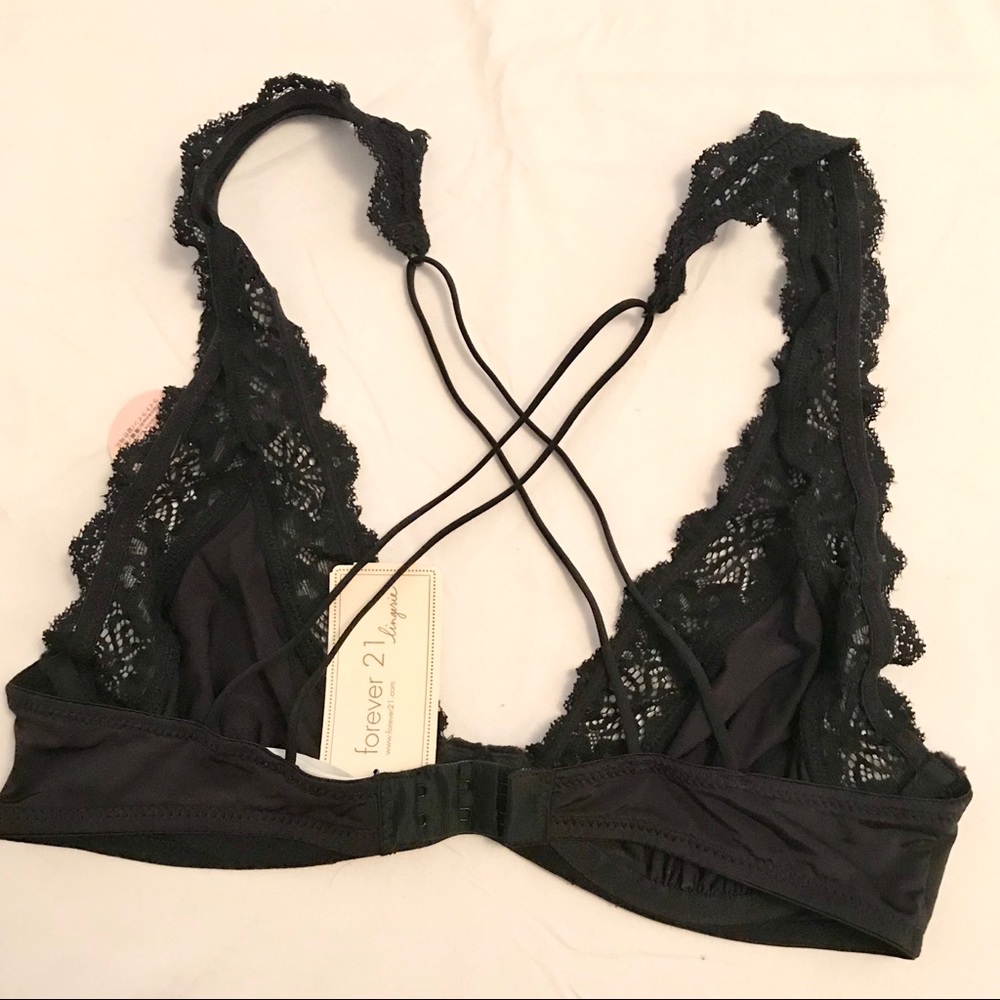 NWT Strappy Lightly lined black lace bra - Picture 3 of 3